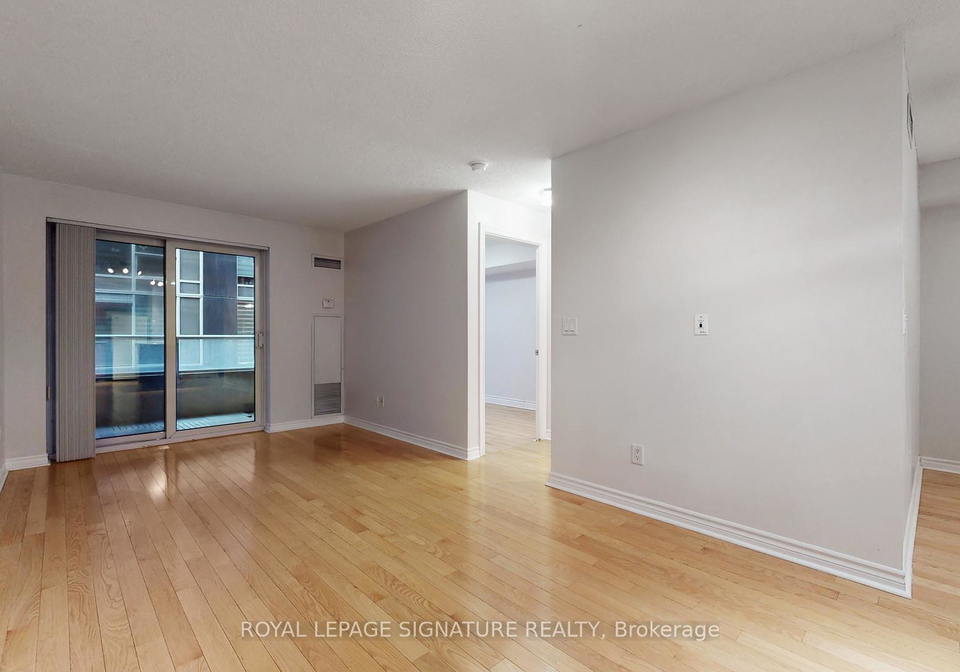 250-wellington-street-w-toronto-ontario-c12702346
