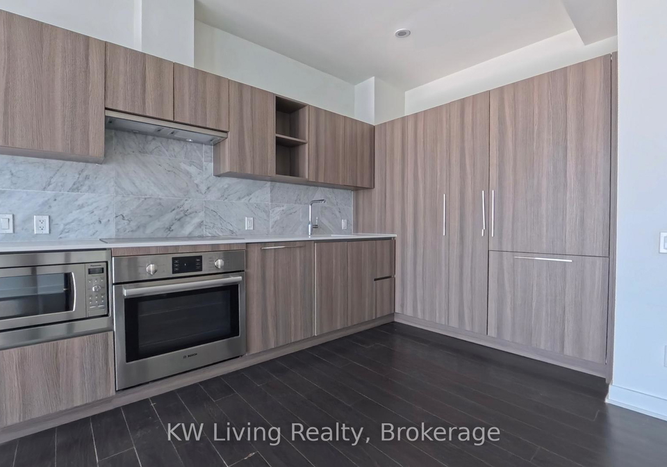 17-bathurst-street-toronto-ontario-c12702482