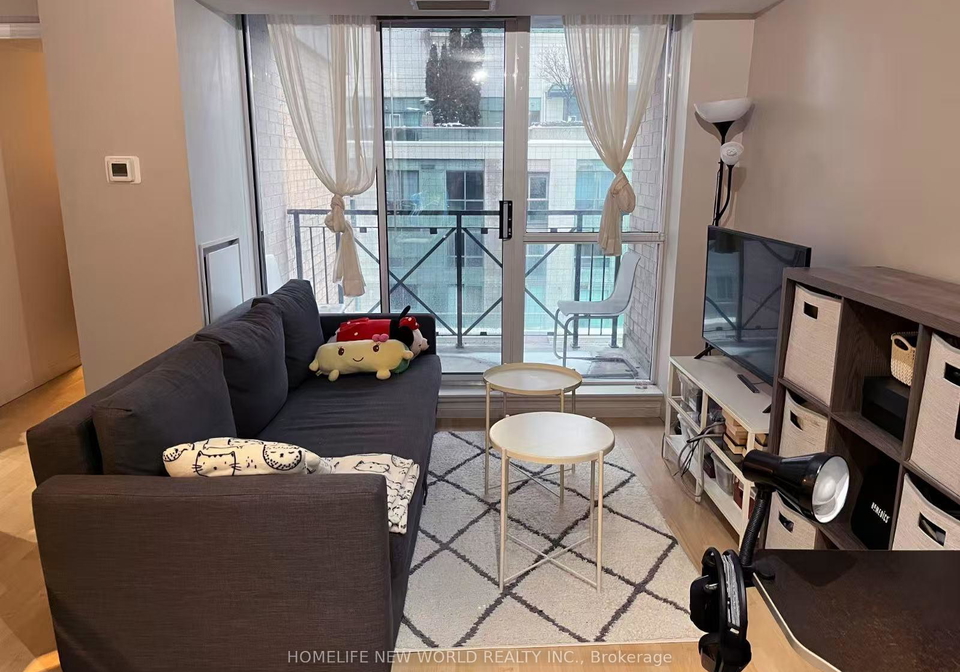 140-simcoe-street-toronto-ontario-c12703090