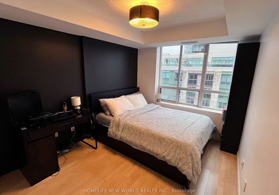 140-simcoe-street-toronto-ontario-c12703090