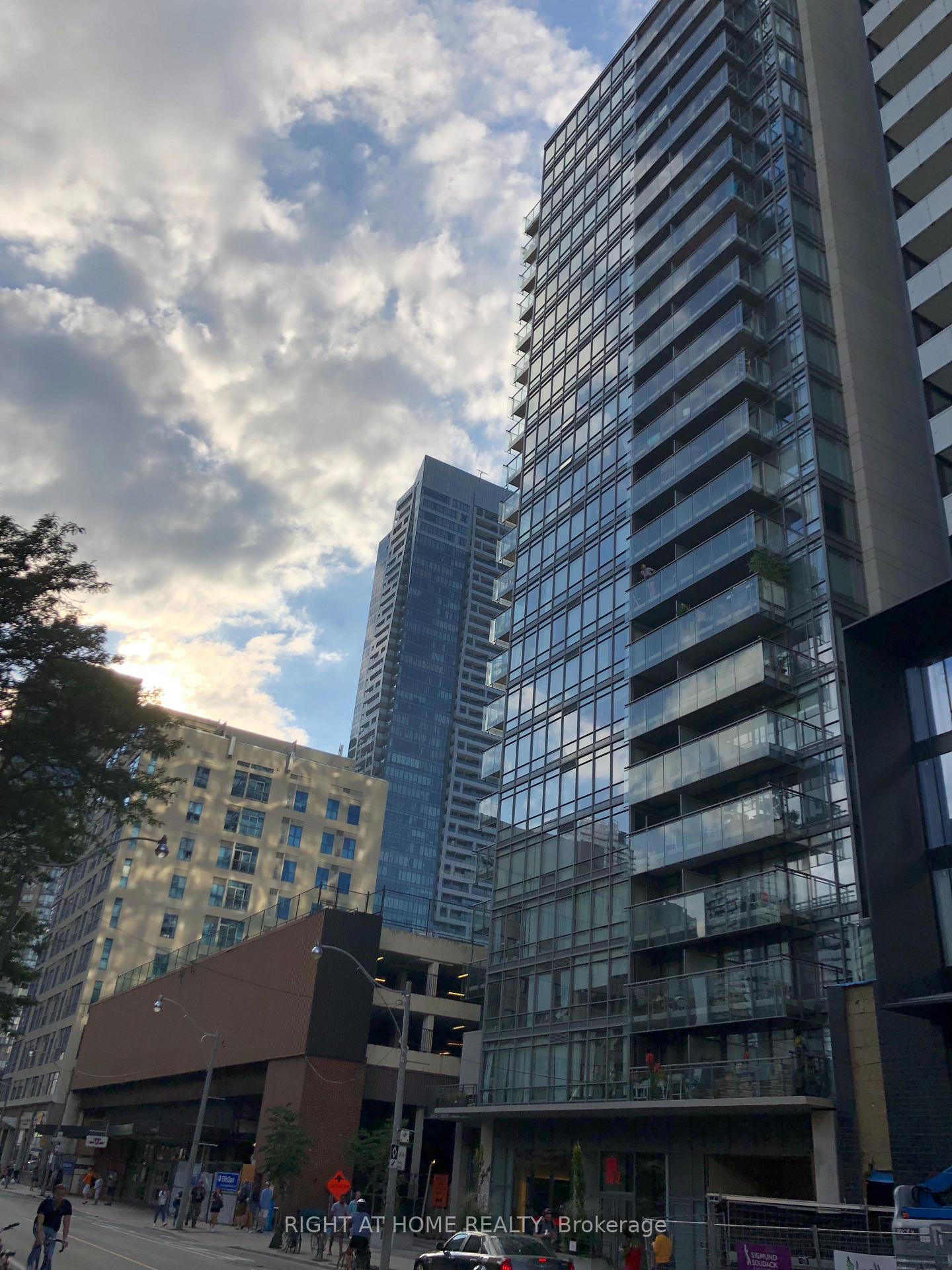 28-wellesley-street-e-toronto-ontario-c12703360