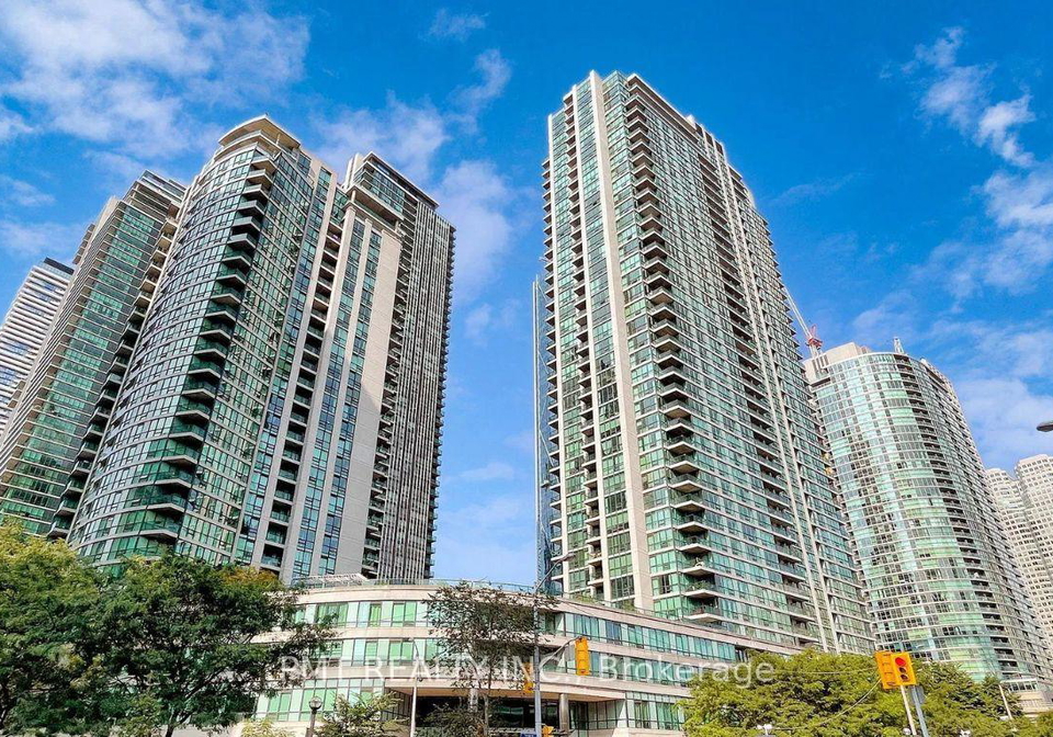 16-yonge-street-toronto-ontario-c12703574