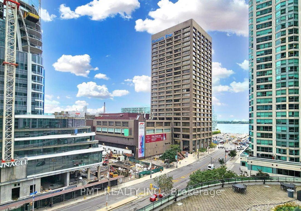 16-yonge-street-toronto-ontario-c12703574