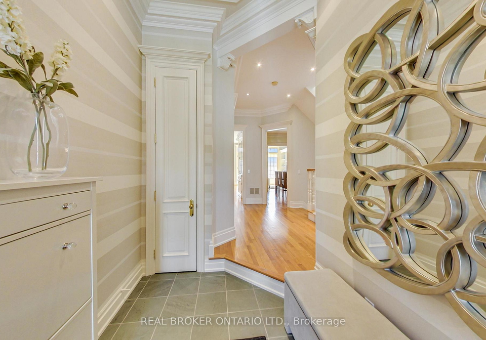 21-farnham-avenue-toronto-ontario-c12704242