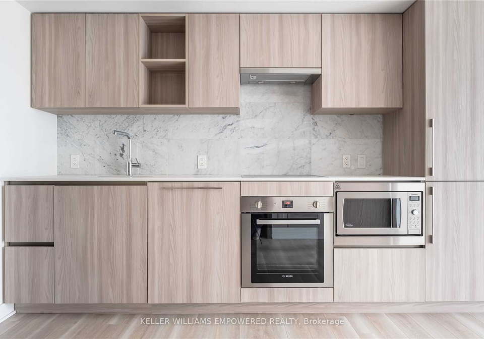 17-bathurst-street-toronto-ontario-c12705954
