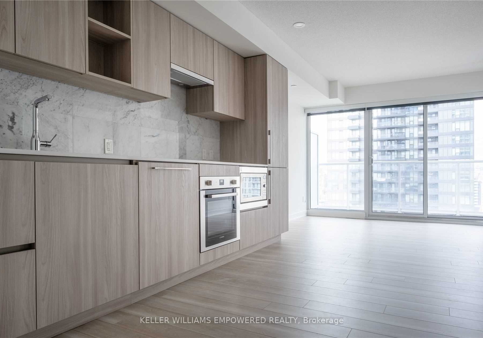 17-bathurst-street-toronto-ontario-c12705954