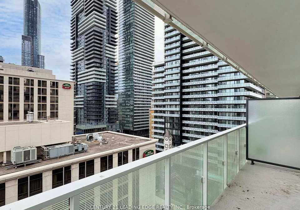 501-yonge-street-toronto-ontario-c12706080