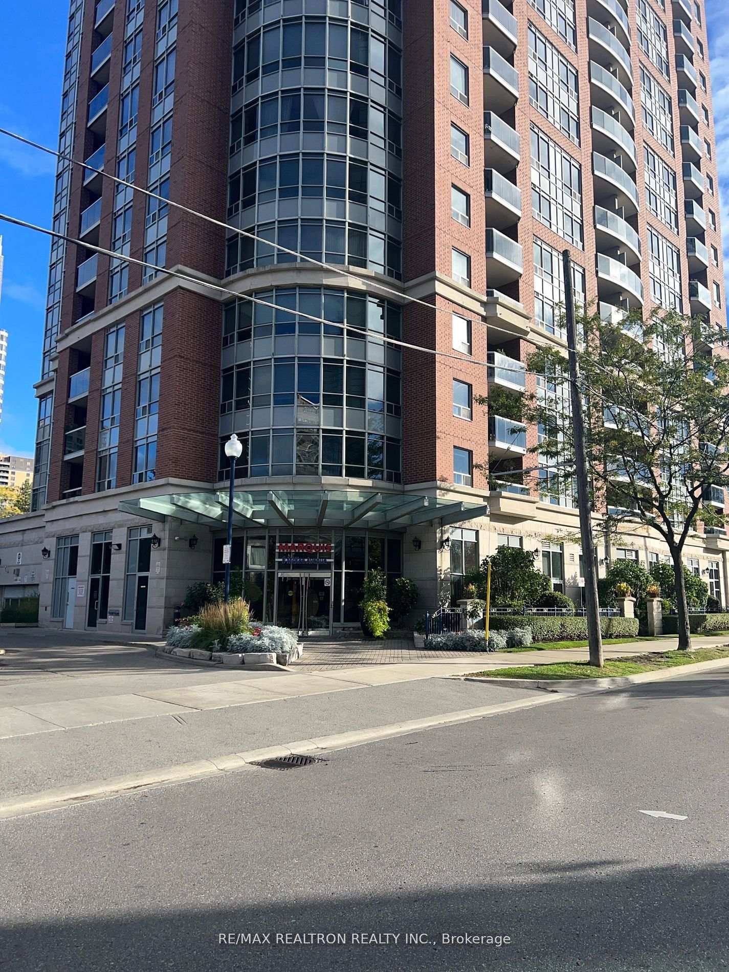 8-mckee-avenue-north-york-ontario-c12706226