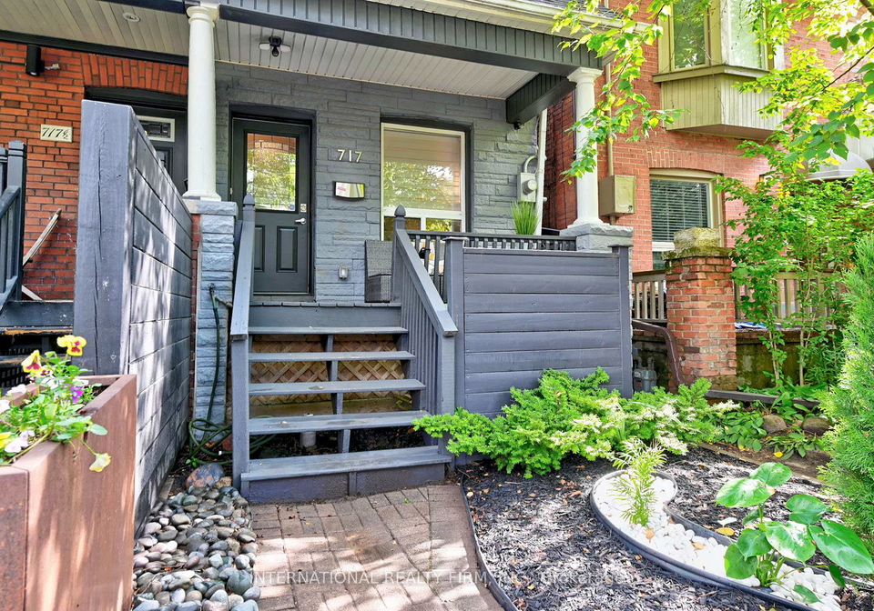 717-palmerston-avenue-toronto-ontario-c12706474