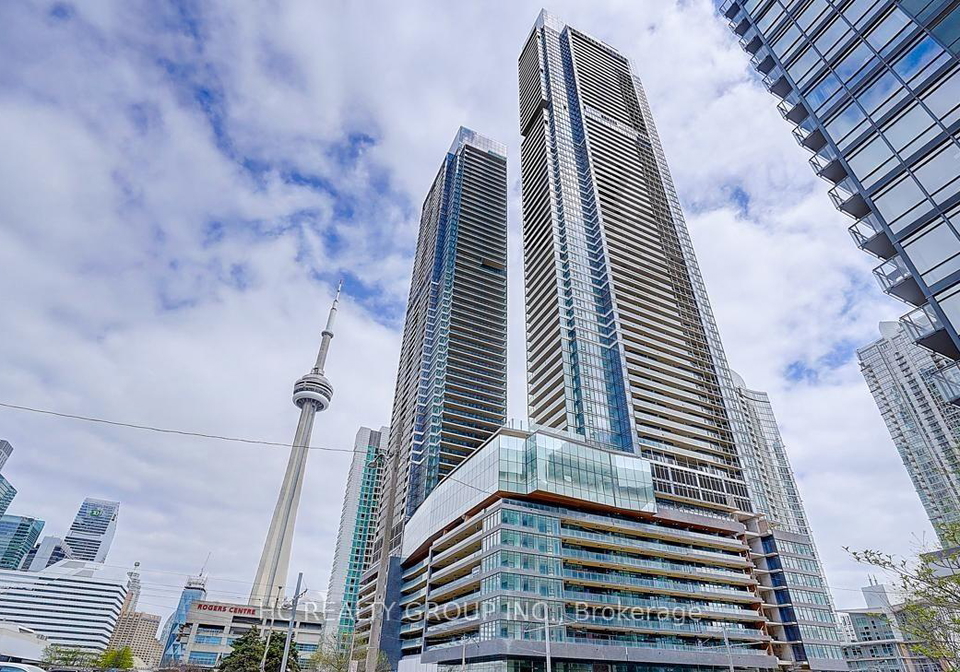 1-concord-cityplace-way-toronto-ontario-c12706580