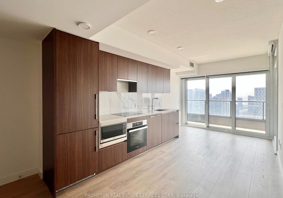 3-concord-cityplace-way-toronto-ontario-c12706776