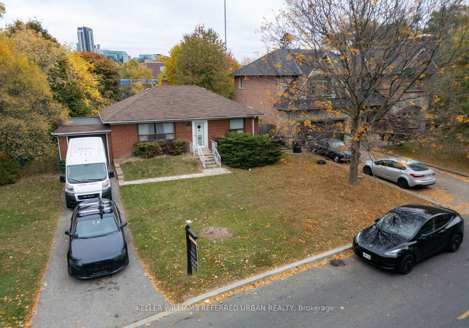 134-upper-canada-drive-north-york-ontario-c12707704
