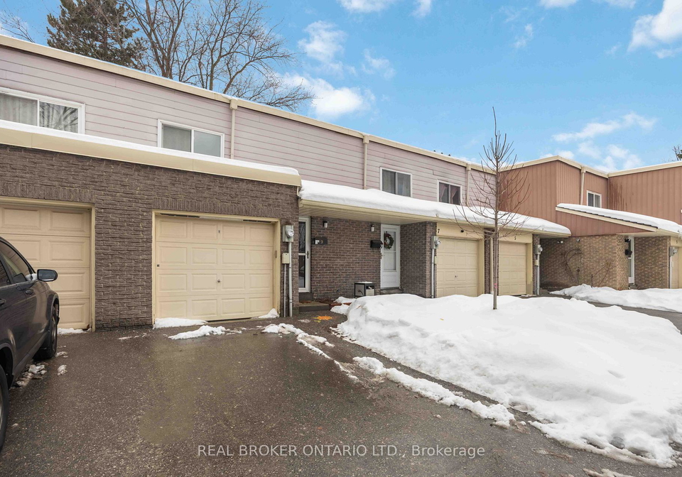 9-pepper-vineway-north-york-ontario-c12707756