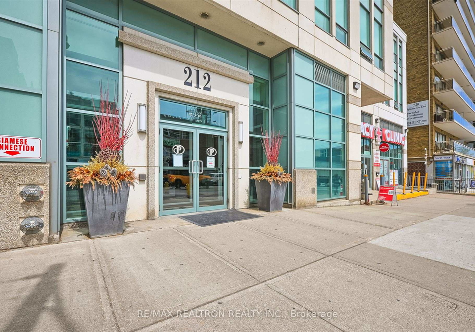 212-eglinton-avenue-e-toronto-ontario-c12708060