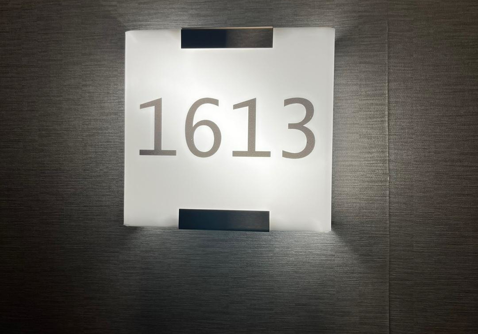 210-simcoe-street-toronto-ontario-c12708100