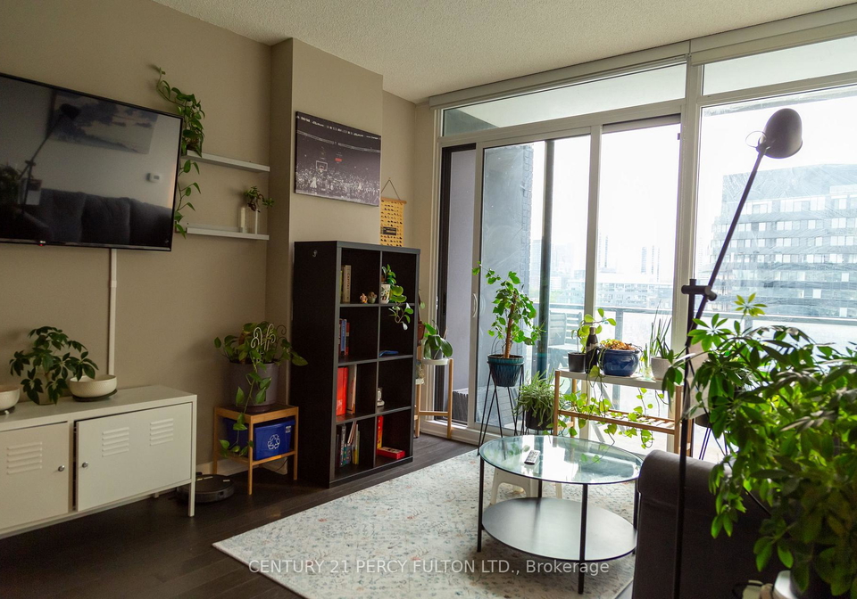 120-bayview-avenue-toronto-ontario-c12708674