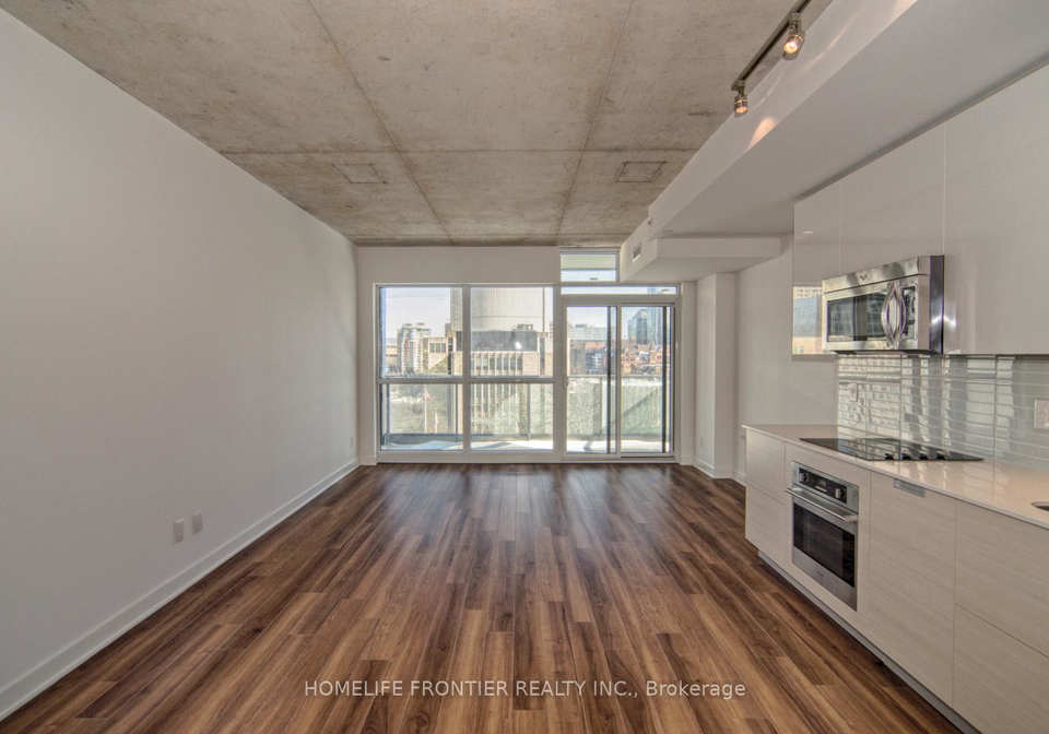 210-simcoe-street-toronto-ontario-c12708770