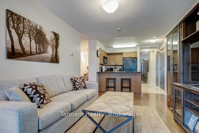 30-grand-trunk-crescent-toronto-ontario-c12708848