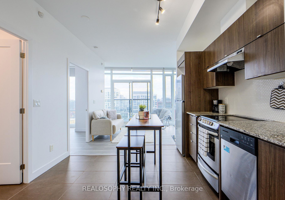 170-fort-york-boulevard-toronto-ontario-c12708948