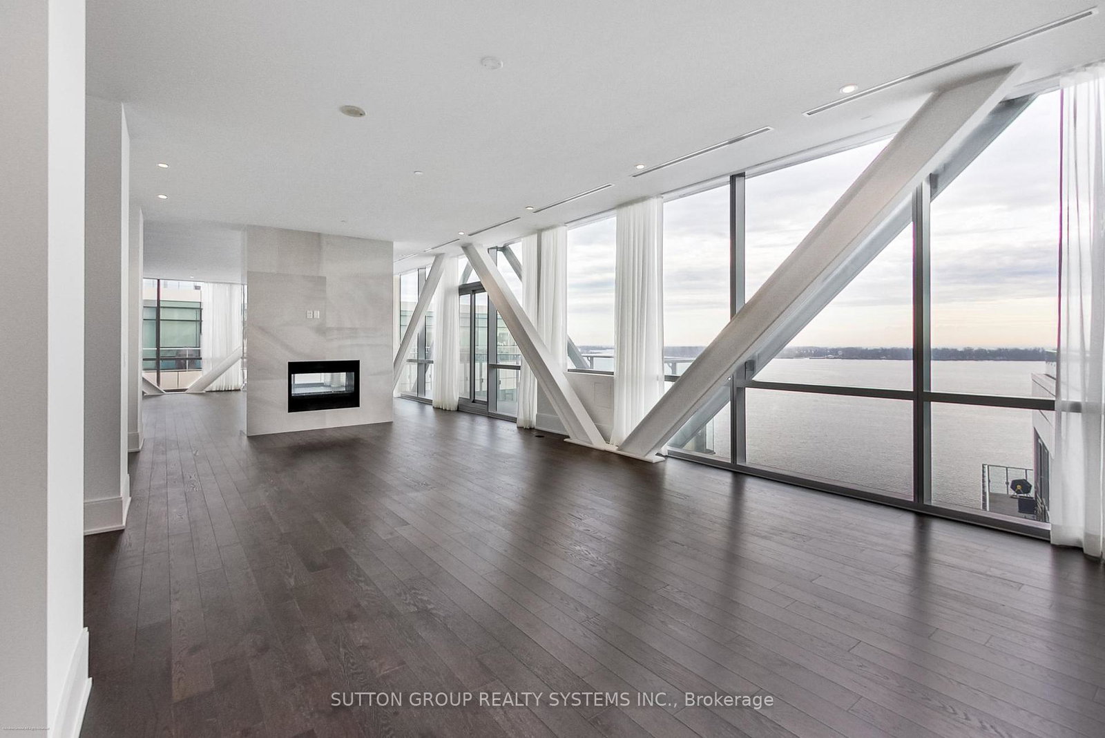 29-queens-quay-e-toronto-ontario-c12709268