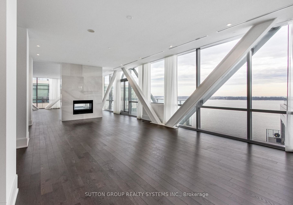 29-queens-quay-e-toronto-ontario-c12709268