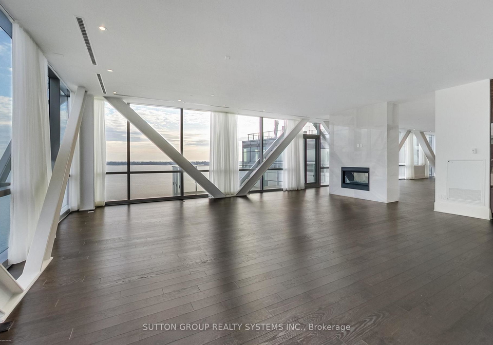 29-queens-quay-e-toronto-ontario-c12709268