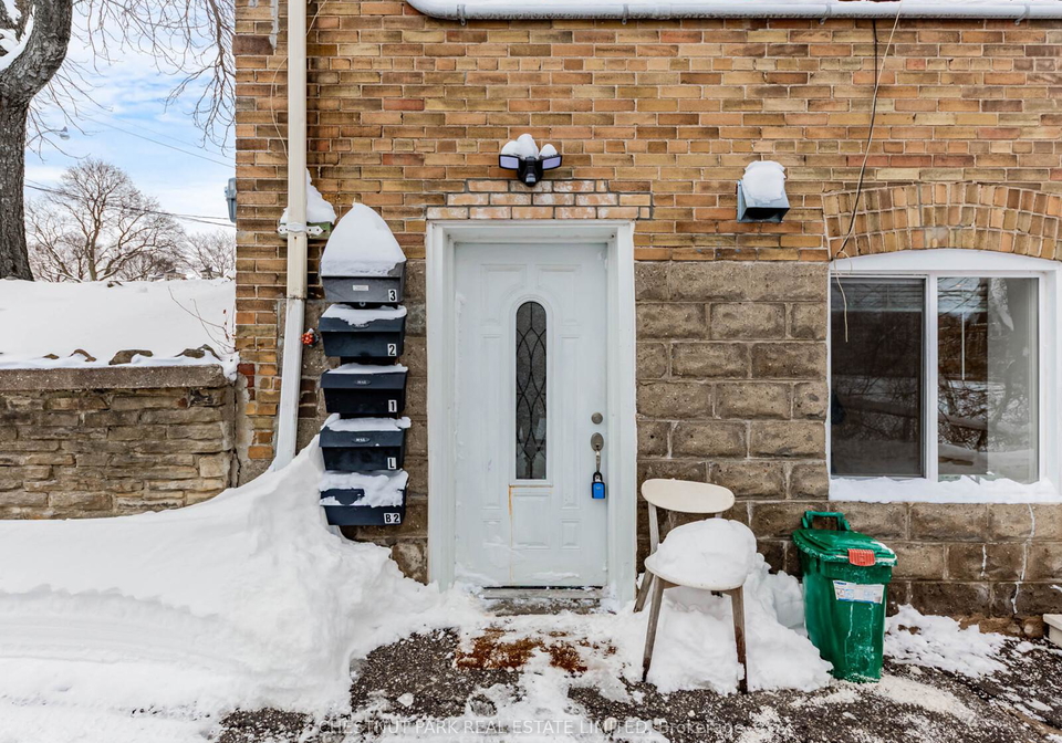 121-cheritan-avenue-toronto-ontario-c12709274