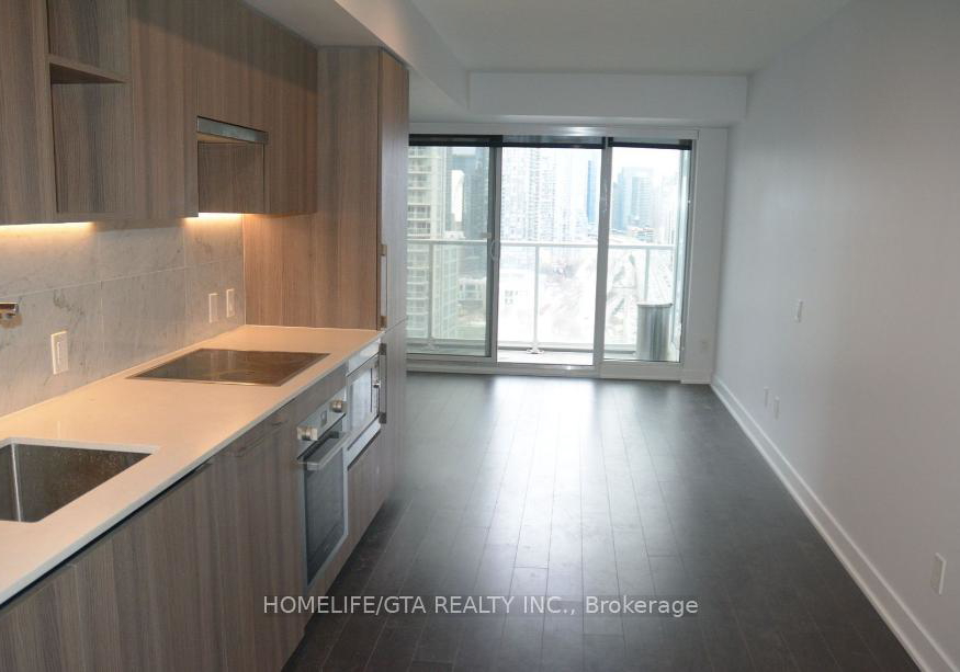 19-bathurst-street-toronto-ontario-c12709282
