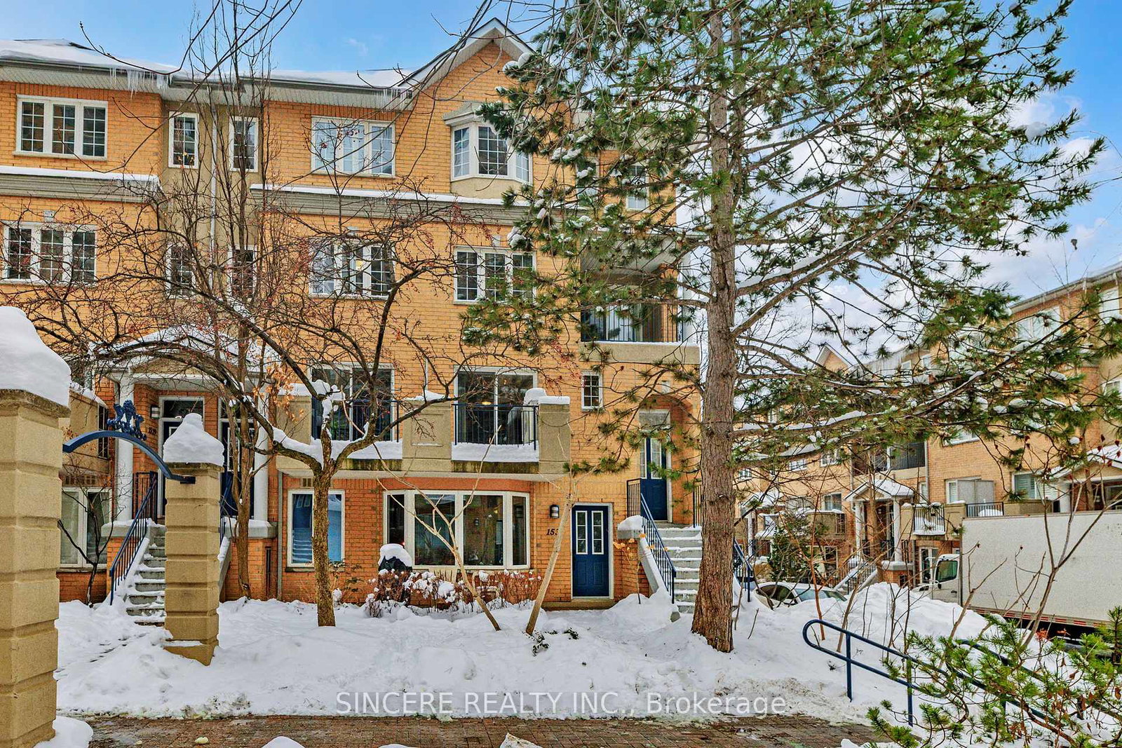 28-sommerset-way-north-york-ontario-c12709684