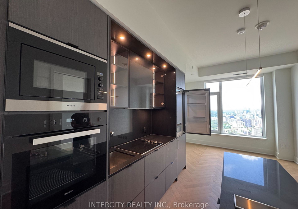 11-yorkville-avenue-toronto-ontario-c12710584