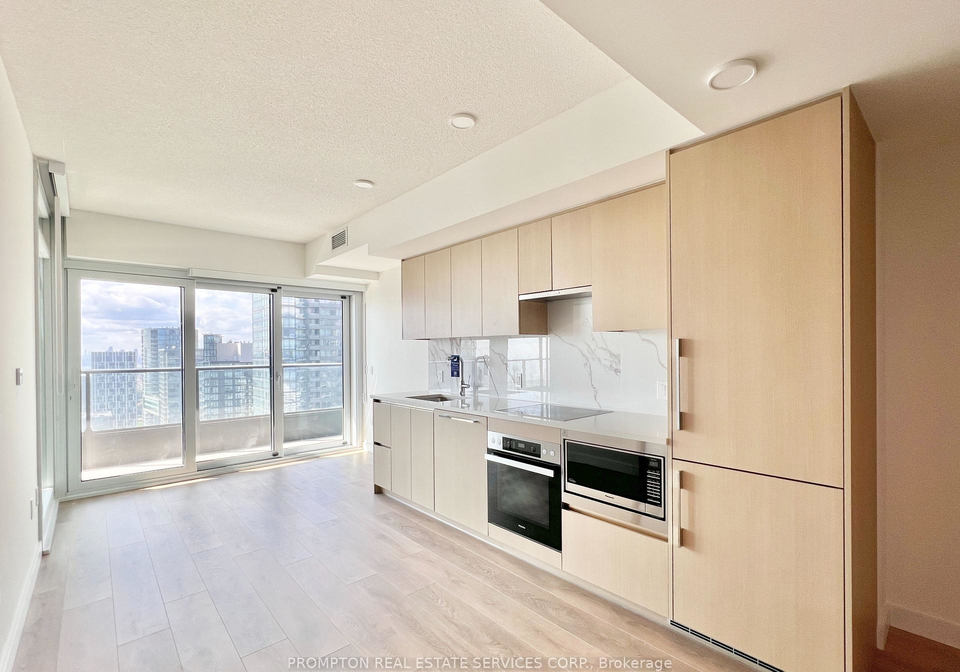 3-concord-cityplace-way-toronto-ontario-c12710644