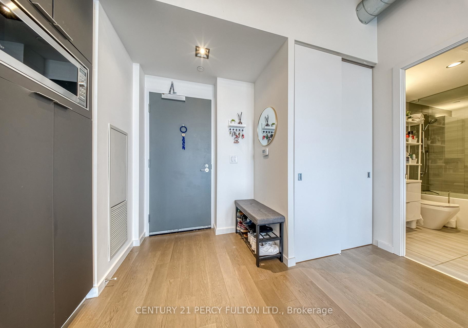 170-bayview-avenue-toronto-ontario-c12710686