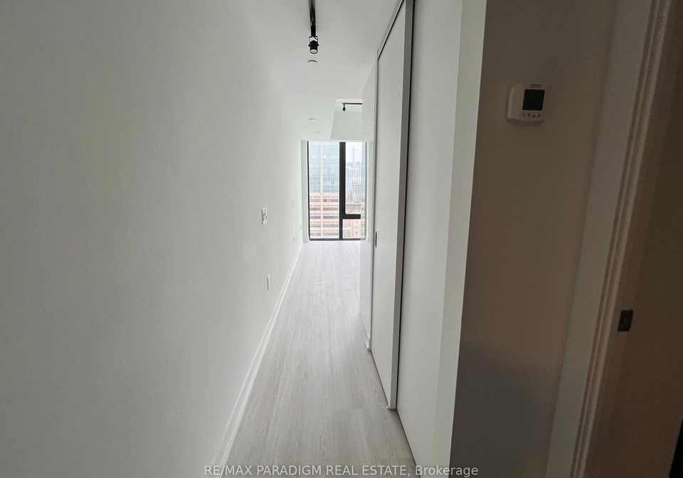 195-mccaul-street-toronto-ontario-c12710888