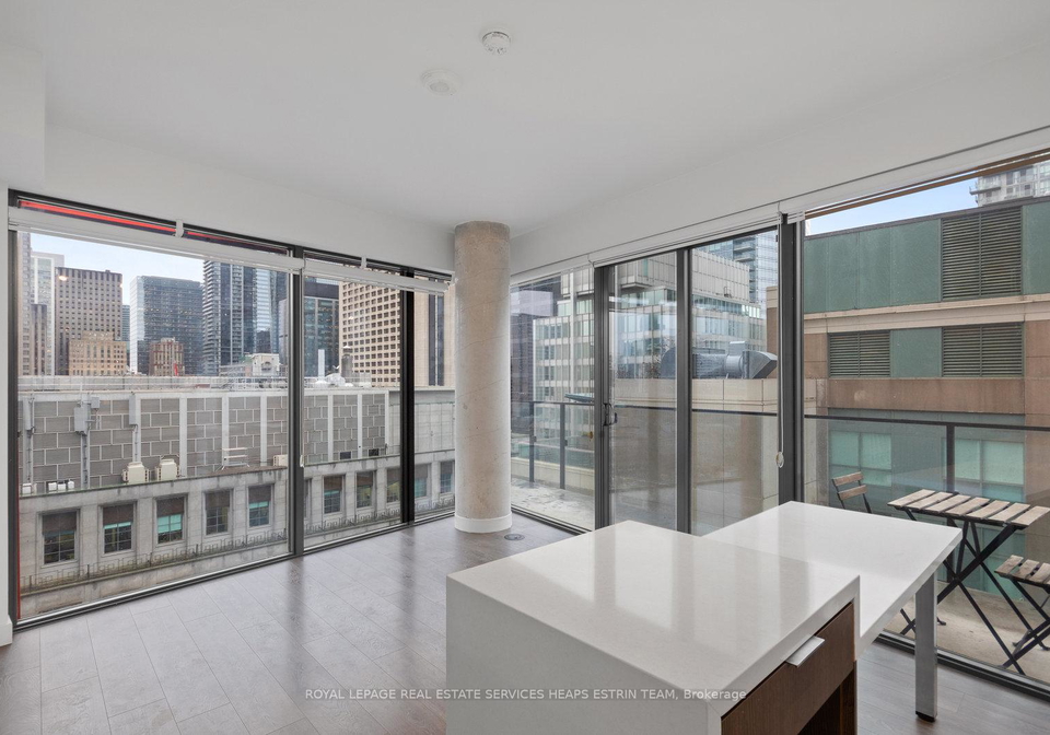 215-queen-street-w-toronto-ontario-c12711162