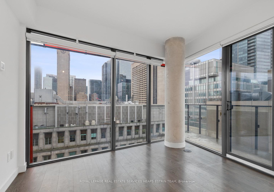 215-queen-street-w-toronto-ontario-c12711162