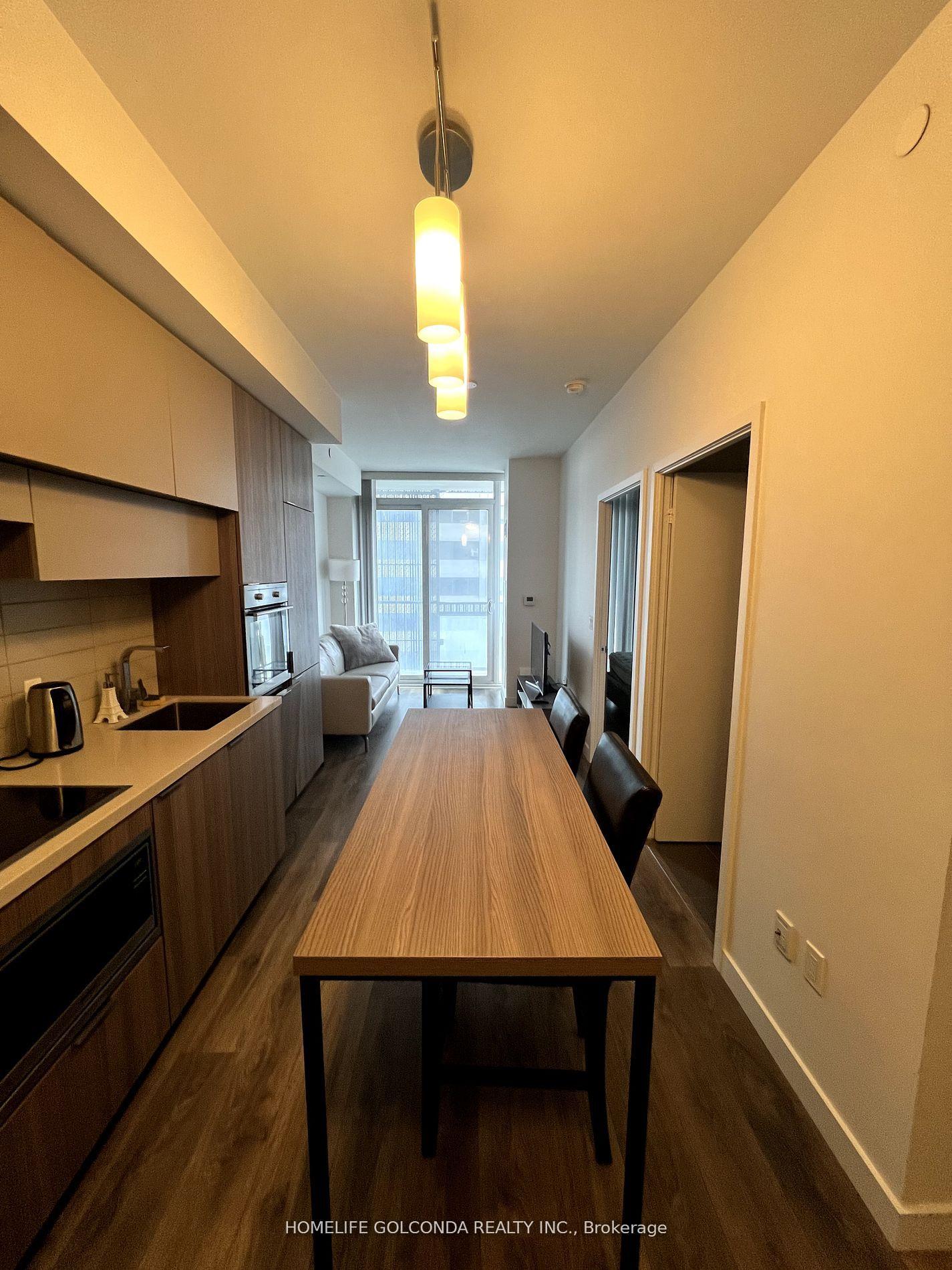8-eglinton-avenue-e-toronto-ontario-c12711380