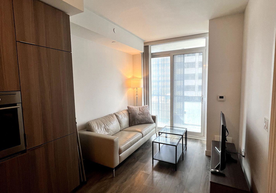 8-eglinton-avenue-e-toronto-ontario-c12711380