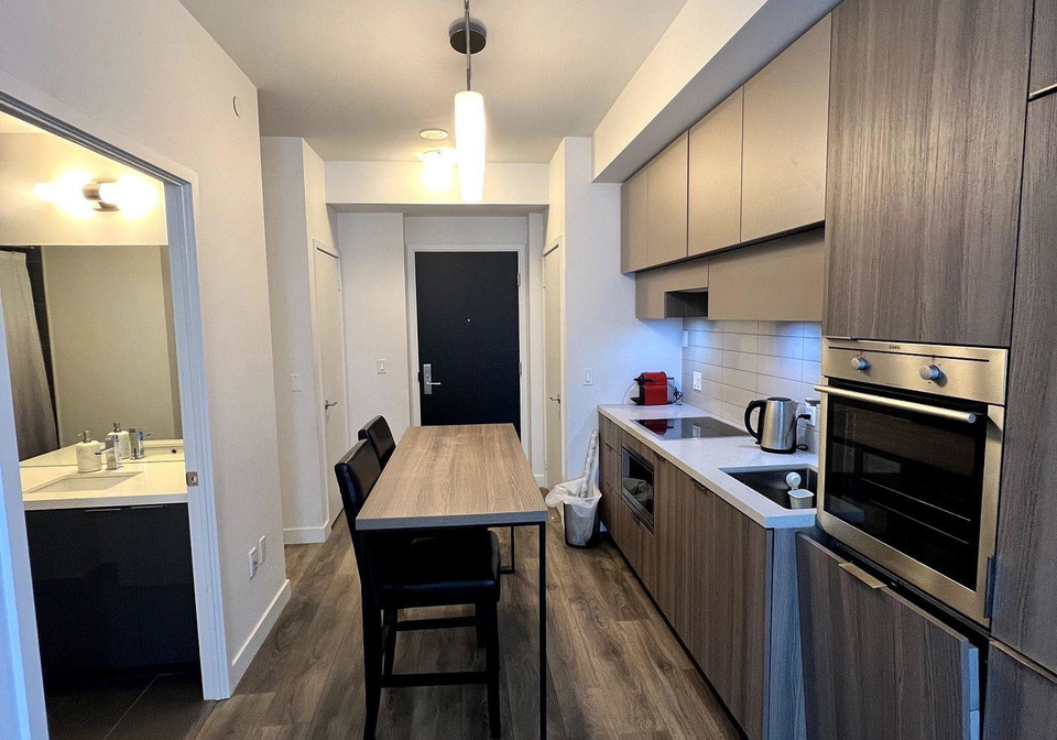 8-eglinton-avenue-e-toronto-ontario-c12711380