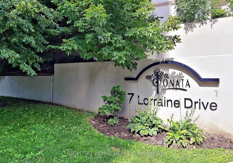 7-lorraine-drive-toronto-ontario-c12711558
