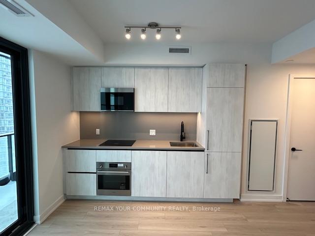 35-parliament-street-toronto-ontario-c12711796