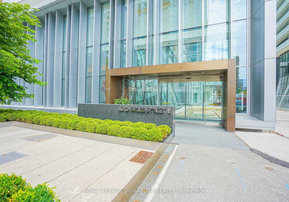 42-charles-street-e-toronto-ontario-c12712358