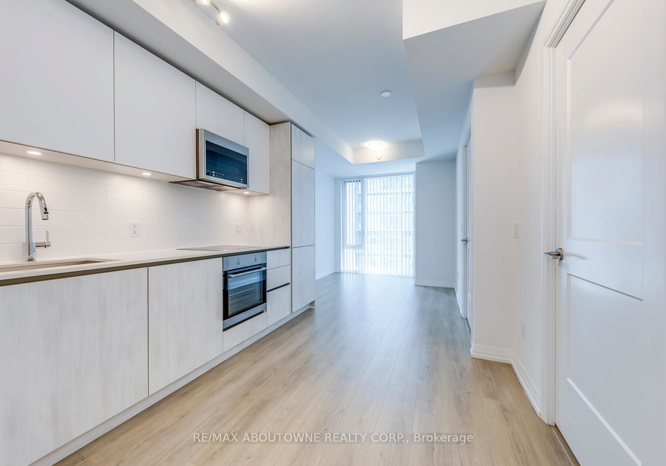 8-widmer-street-toronto-ontario-c12712934
