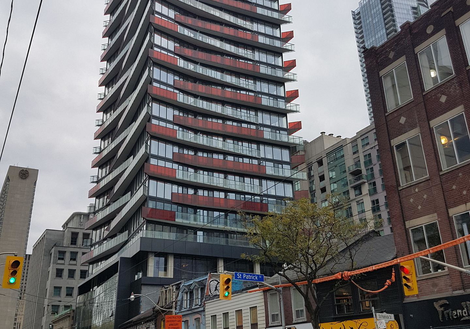 215-queen-street-w-toronto-ontario-c12713124