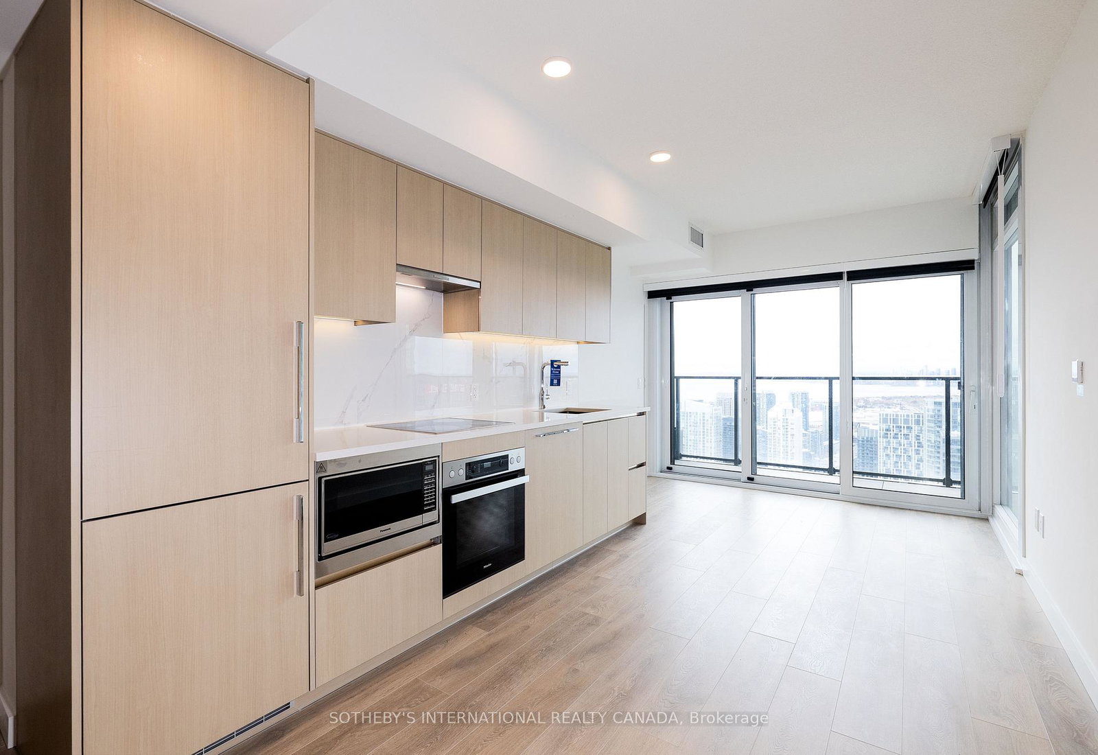 3-concord-cityplace-way-toronto-ontario-c12713162