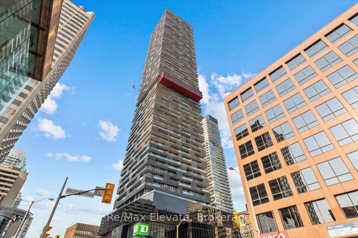 8-eglinton-avenue-e-toronto-ontario-c12713294