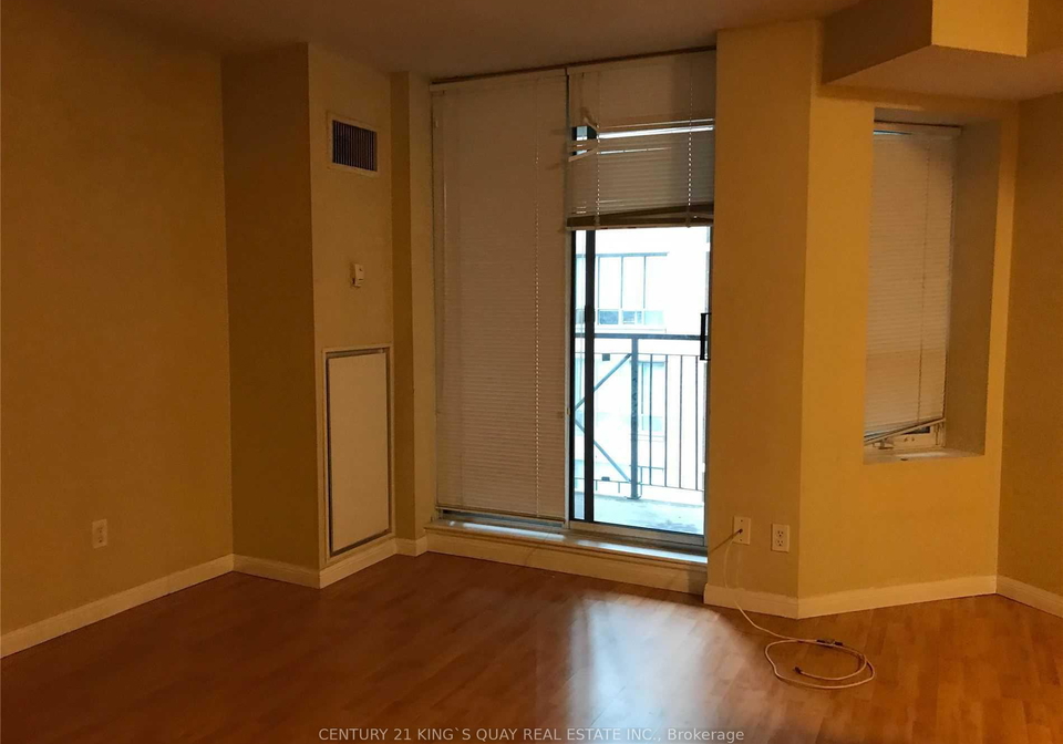 140-simcoe-street-toronto-ontario-c12713318