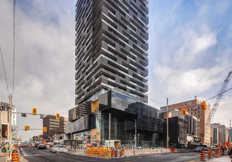 8-eglinton-avenue-e-toronto-ontario-c12713436