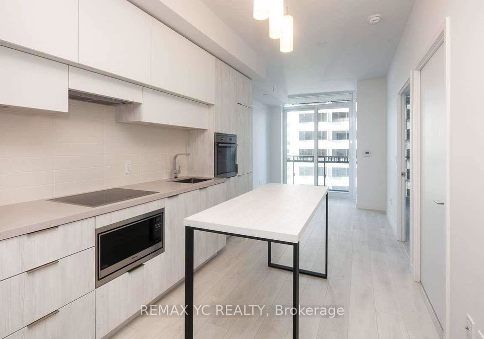 8-eglinton-avenue-e-toronto-ontario-c12713436