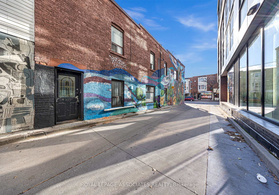 1532-dundas-street-w-toronto-ontario-c12713922