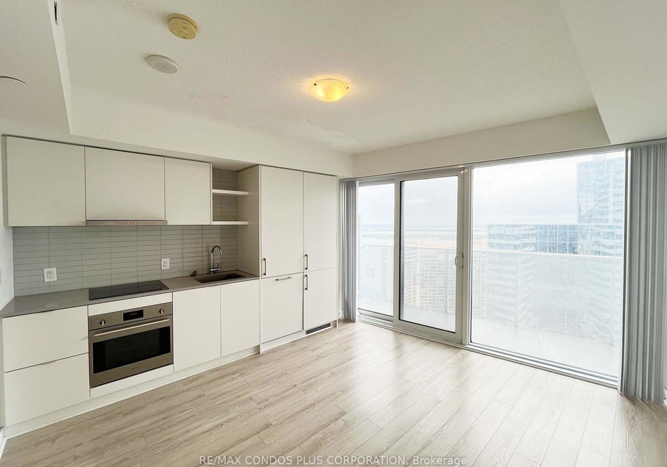 100-harbour-street-toronto-ontario-c12714604